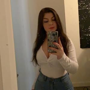 Meet your Posher, Leah